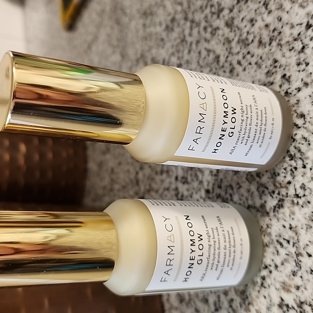 Honeymoon Glow Farmacy exfoliating serum - Old formula (1 new + 1 mostly full)